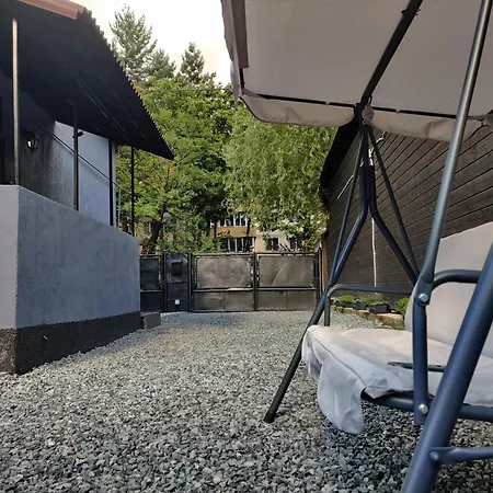 Casuta Cu Parcare Si Gradina - The Cozy Chic Retreat Apartmán