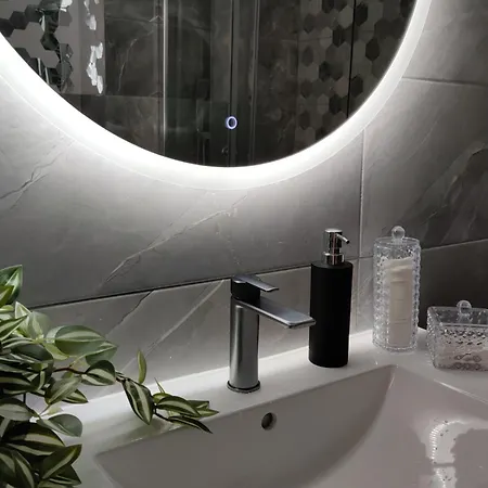 Casuta Cu Parcare Si Gradina - The Cozy Chic Retreat