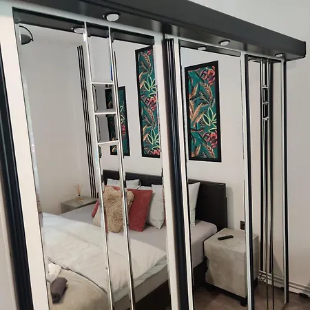 Casuta Cu Parcare Si Gradina - The Cozy Chic Retreat *