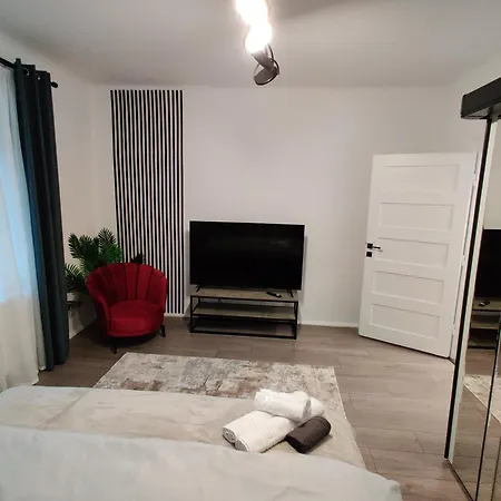 Casuta Cu Parcare Si Gradina - The Cozy Chic Retreat Apartmán