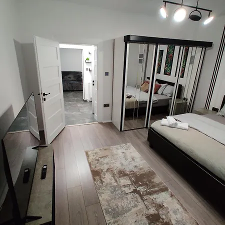 Casuta Cu Parcare Si Gradina - The Cozy Chic Retreat *