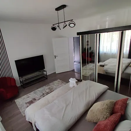 Casuta Cu Parcare Si Gradina - The Cozy Chic Retreat Apartmán *