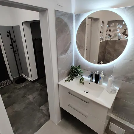 Casuta Cu Parcare Si Gradina - The Cozy Chic Retreat Apartment *