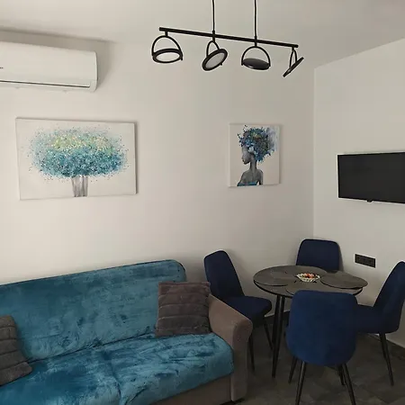 Casuta Cu Parcare Si Gradina - The Cozy Chic Retreat *