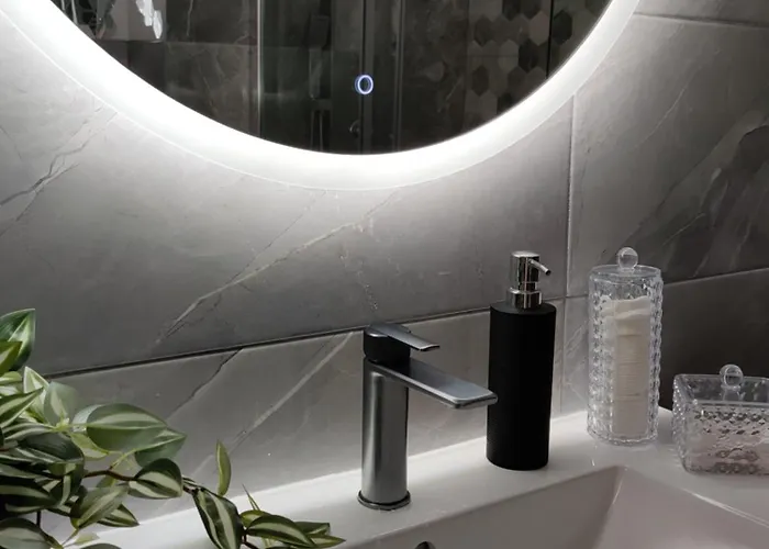 Casuta Cu Parcare Si Gradina - The Cozy Chic Retreat