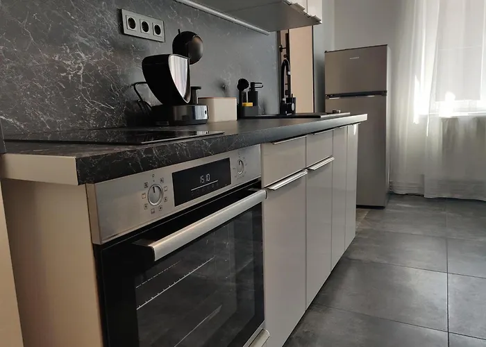 Casuta Cu Parcare Si Gradina - The Cozy Chic Retreat Διαμέρισμα Κλουζ-Ναπόκα