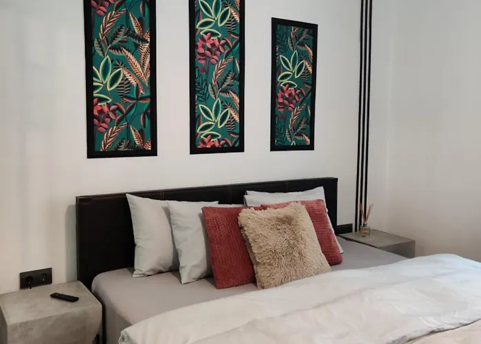 Casuta Cu Parcare Si Gradina - The Cozy Chic Retreat Kaloşvar