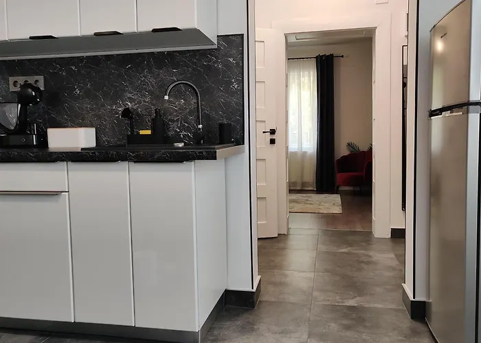 Apartment Casuta Cu Parcare Si Gradina - The Cozy Chic Retreat *