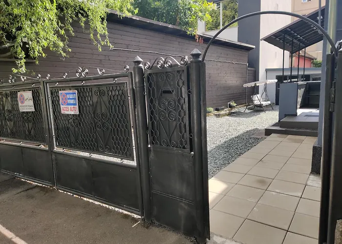 Casuta Cu Parcare Si Gradina - The Cozy Chic Retreat Apartment