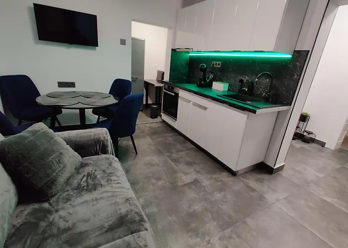 Casuta Cu Parcare Si Gradina - The Cozy Chic Retreat *